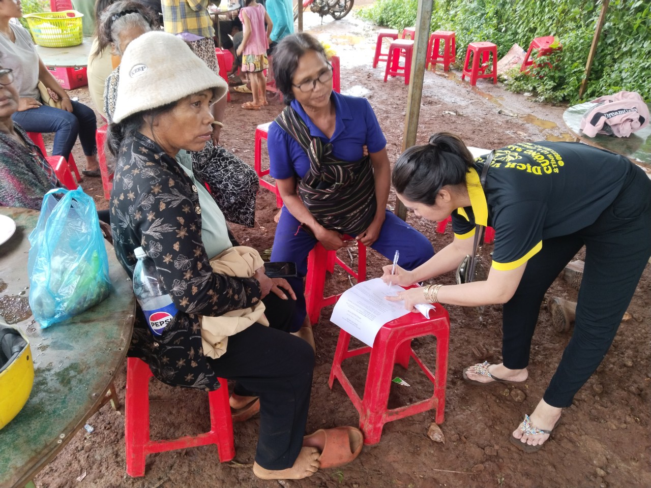 ONG KINH B TRAP KY NHAN TIEN